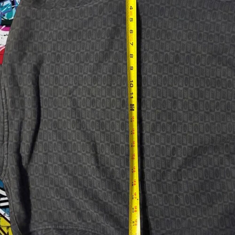 Nike Men's Black and Grey Hoodie - Picture 3 of 4